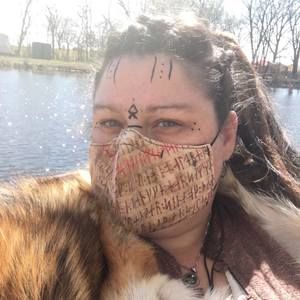 Meet your Posher, Anne